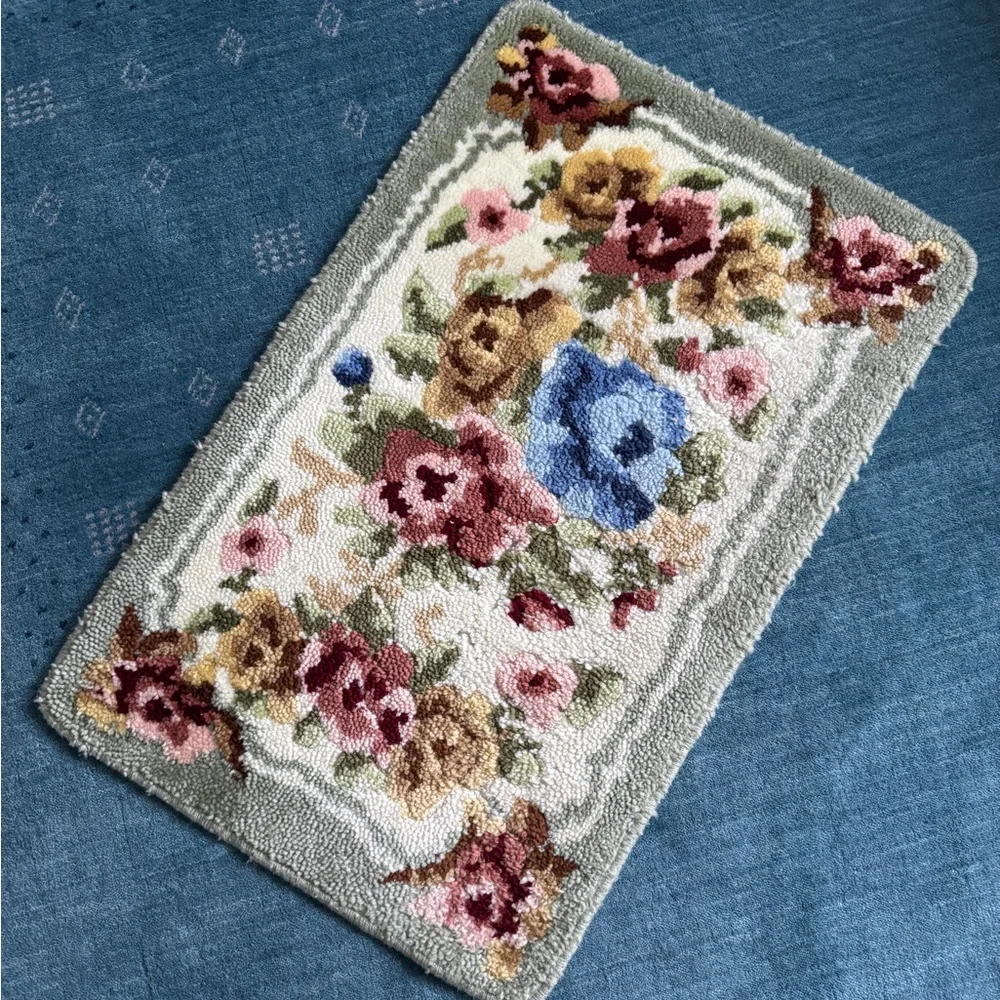 Tufted Floral Rug